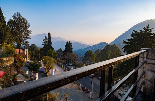 Bhimtal Apartment | Dew Drops Homestay, on the green hills of Nainital, Uttarakhand, India.