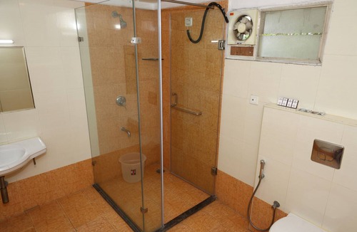 Hosur Hotel | Dhanunjaya's Luxury Hotel