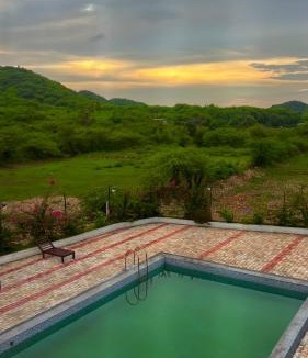 Hindoli Resort | Dhundhleshwar resort Near Narayan pur dam basoli road D148 Bundi
