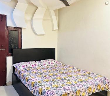 Kalasipalya Cabin | DIAMOND PALACE Kalasipalya