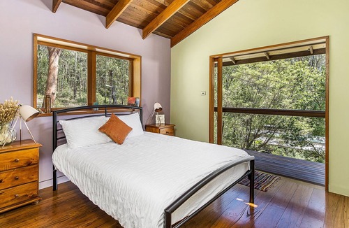 Crescent Head House | Did someone say RETREAT!??? Yoga, Surf, Nutrition and Wellness or Meditation?