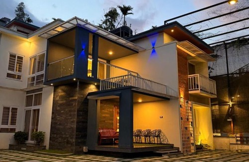 Devikolam Villa | Diga Vista Lake View 4BHK Swimming Pool Cottage Munnar