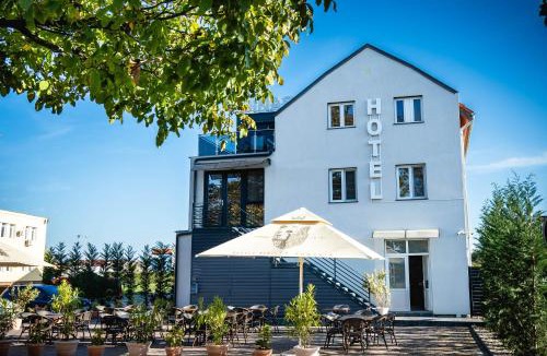 Santana Hotel | Dinasty Hotel