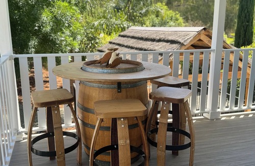 Wahgunyah House | Dine under the vines! A Queensland style oasis in the NE Victorian country