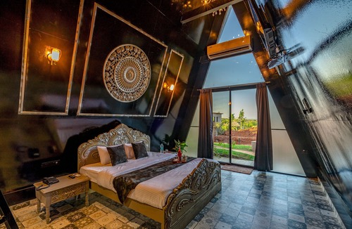 Ratnagiri Hotel | Dio Regaalo Theme Resort