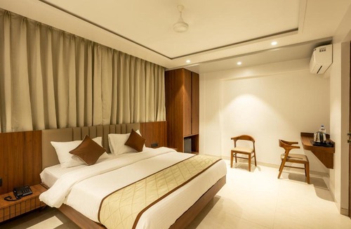Bavdhan Hotel | Diora Inn