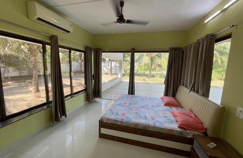 Tarapur Villa | Disha Villa-Casa Oceano, sea facing villa with a pool, at Palghar