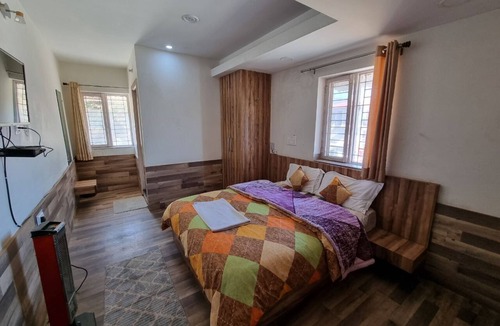 Kempty Range Hotel | Divine Home stay