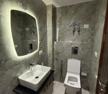 Lajpat Nagar Bed & Breakfast | Divine Residency
