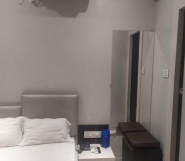 Paltan Bazaar Hotel | Divine View