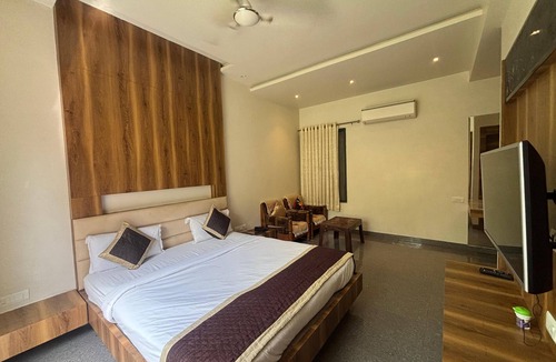 Abu Road Hotel | Divya Hotel & Restaurant