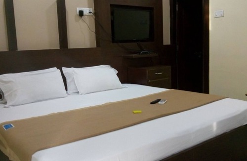 Hyderabad Hotel | DIVYA LODGE HOTELS ROOMS NSR HOTELS SERVICES COMPANY NSR TOURSIM TOURS TRAVELLIN