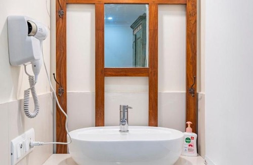 Hauz Khas Village Apartment | Diwan-E-Khas Platinum Penthouse