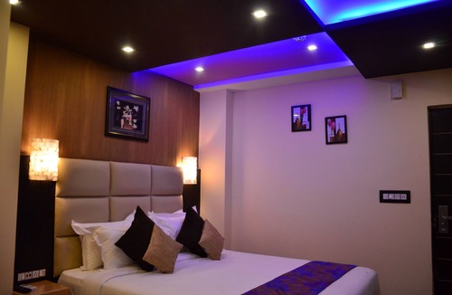 Madanpur Hotel | Dolphin Chocolate Inn