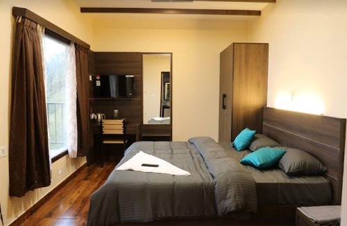 Vattakanal Bed & Breakfast | Dolphin Nose Retreat