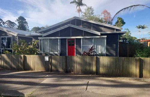 Mullumbimby House | Downtown Mullumbimby Family HomenShort stroll to everything Mullum.