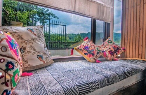 Bullawala Villa | DRAGONFLY-BLUEDOOR-DEHRADUN · The Dragonfly - A private luxury suite at Bluedoor