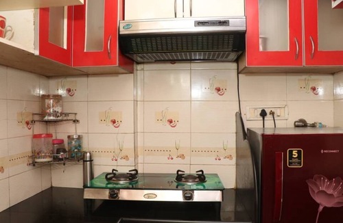 Malad West Apartment | Dream Stay at Malad West!