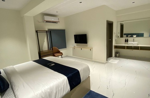 Shaikpet Hotel | Dreamscape Hotel by Fracspace OU Colony