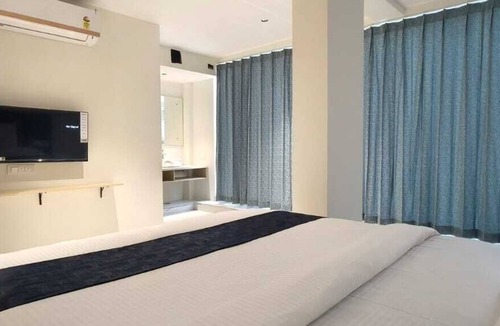 Shaikpet Hotel | Dreamscape Hotel by Fracspace OU Colony