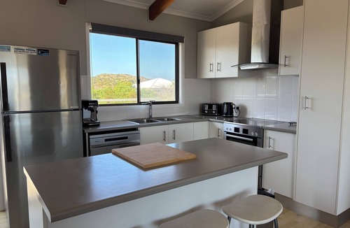 Waterhouse House | DUNE VIEW ROBE - 200m to Beach - Recently Renovated (2025) - Amazing Views