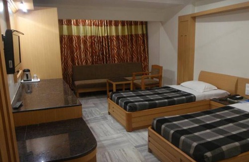 Madurai Main Hotel | Duplex Rooms with Roof top restaurant Stay/Madurai