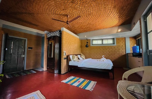 Hosur Hotel | Dyavaaprthivi