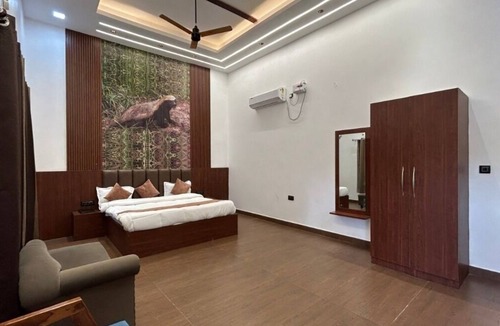 Puranpur Hotel | Earth Home Pilibhit