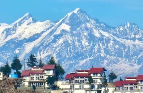 Mukteshwar Villa | Earthview Stays - Colonel's Retreat , Mukteshwar : A serene Mountain escape .