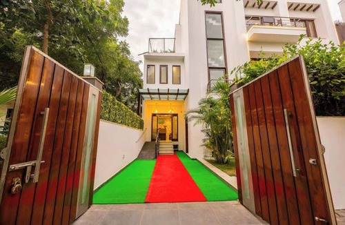 Sector 40 Apartment | Eco Charm in Every Corner with Balcony