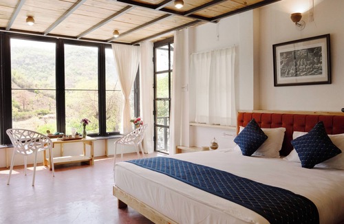 Udaipur House | Eco Stay at Grihum farms - Udaipur - Natural Water Spring