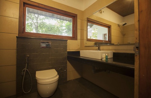 Amalavayal Hotel | Edakkal Hermitage
