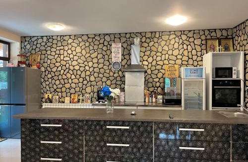 Adunati House | Eden Villa