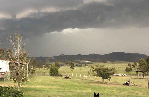Quorrobolong House | 'Edenview' - 6 Bedroom Peaceful Farm Stay on 5 Acres/Family or Group Getaway