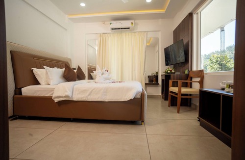 Chithirapuram Hotel | Eeleem Resorts & Spa