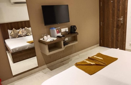 Midnapore Hotel | Eennra Kaansabbati