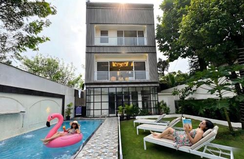 St.Stanislaus Villa Villa | EKOSTAY - Casa Enzo 7BHK -Theatre Room Private Swimming Pool and Indoor Games