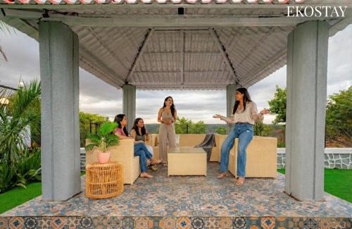 Atvan Villa | Ekostay Cliffside Villa I Mountain View