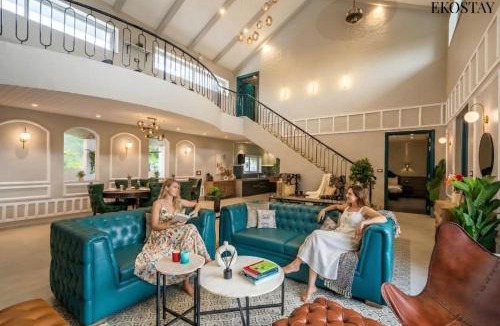 Igatpuri Villa | EKOSTAY Luxe - CASABLANCA VILLA