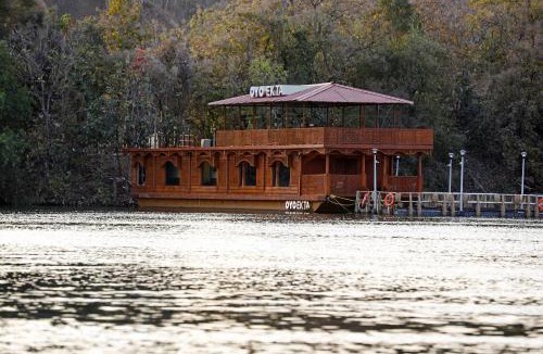 Rajpipla Boat Rental | Ekta Houseboat by CheckIn, Statue of Unity Kevadia