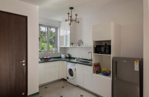 Nerul Apartment | El Arbol by The Blue Kite with Rooftop Pool, Kitchen, Wifi, Security,10 Mins to Candolim Beach & 5 mins to Casino