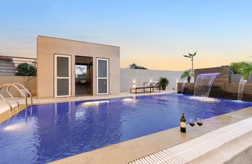 Jaipur Villa | Elaris by VEO, StayVista - 6BHK Villa with Private Pool & EV Station