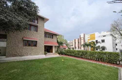 Banjara Hills Villa | Elegant - 3BHK AC Villa with Lawn BanjaraHills HYD