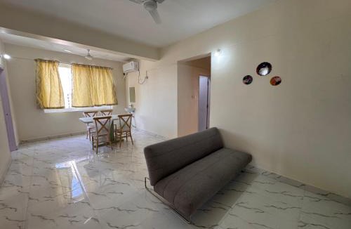 Ranchi House | Elegant 3BHK Flat in Ranchi Green Views 301
