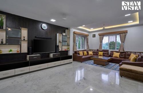 Mahabaleshwar Villa | Elegant Escapes with Swimming Pool, Lawn & Bonfire at Panchgani by StayVista