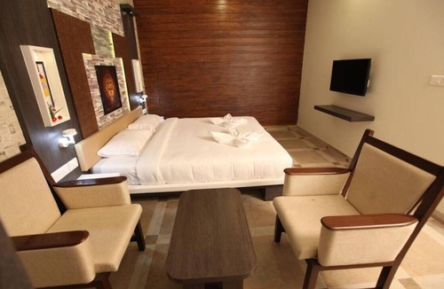 KK Nagar Hotel | Elegant Furniture,Cozy stay @ Madurai