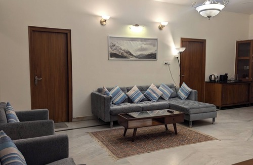 Hyderabad Apartment | Elegantly furnished spacious 3 BHK apartment