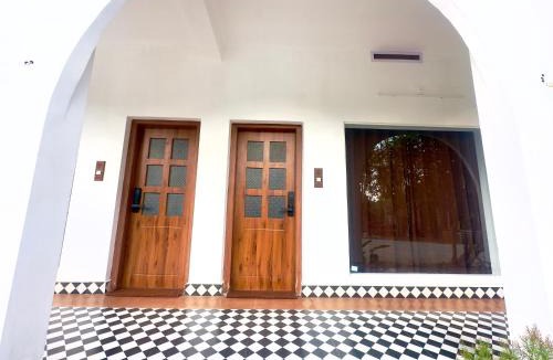 Sulthan Bathery Resort | Elephant House The Royal Resorts & Villas