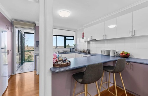 Kooringal House | Elevated Entertainer | Views & Spacious Yard