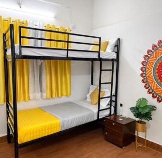 Model Colony Hostel | Elite Hostel- SB Road Pune